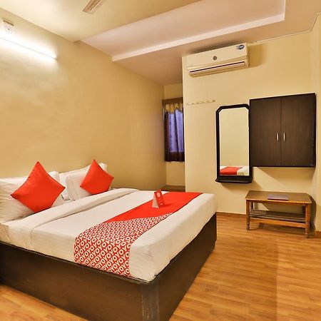 Oyo 11427 Hotel Kalyan Ахмедабад Экстерьер фото