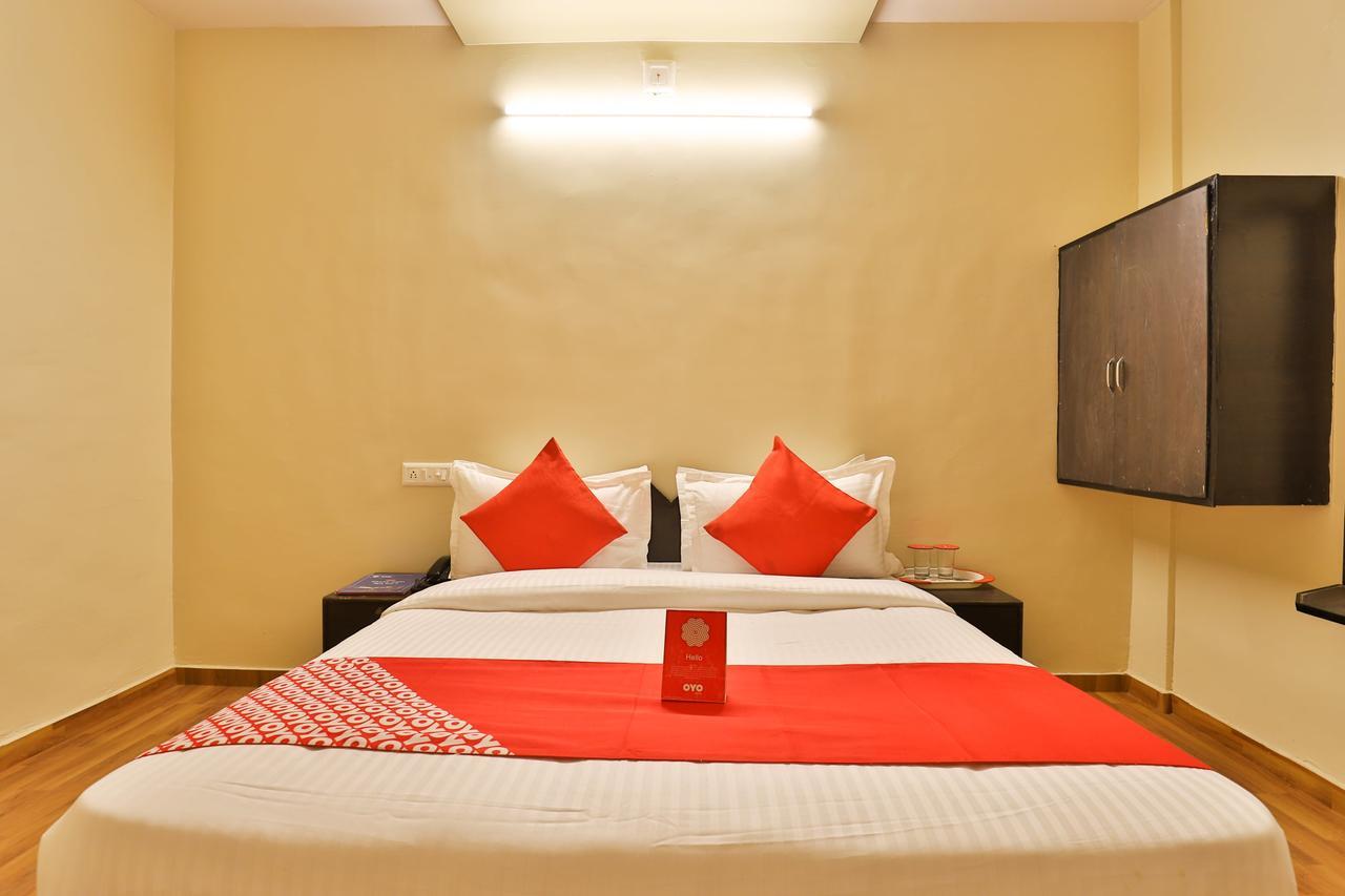 Oyo 11427 Hotel Kalyan Ахмедабад Экстерьер фото