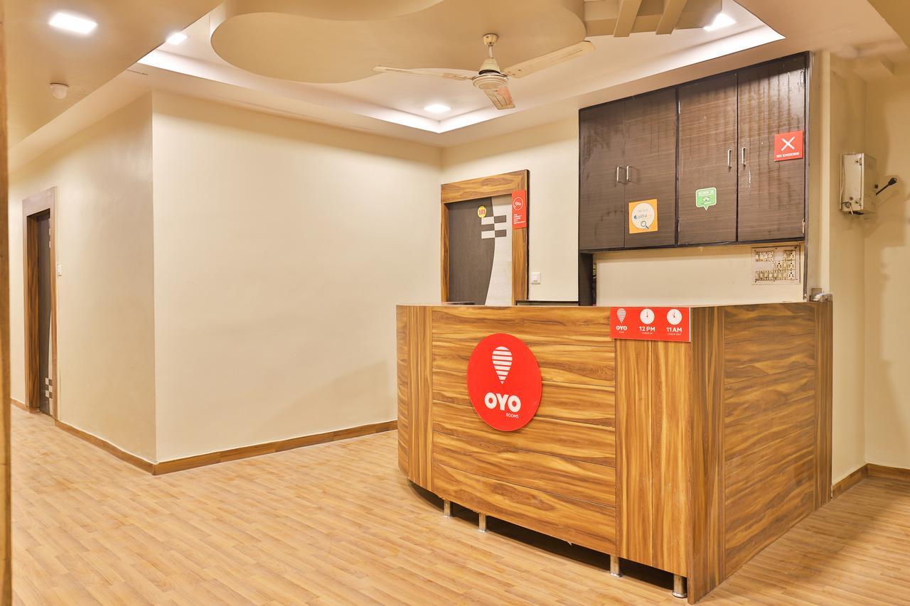 Oyo 11427 Hotel Kalyan Ахмедабад Экстерьер фото
